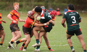 Sione Uasi is closed down by Nyman and the Hornets
