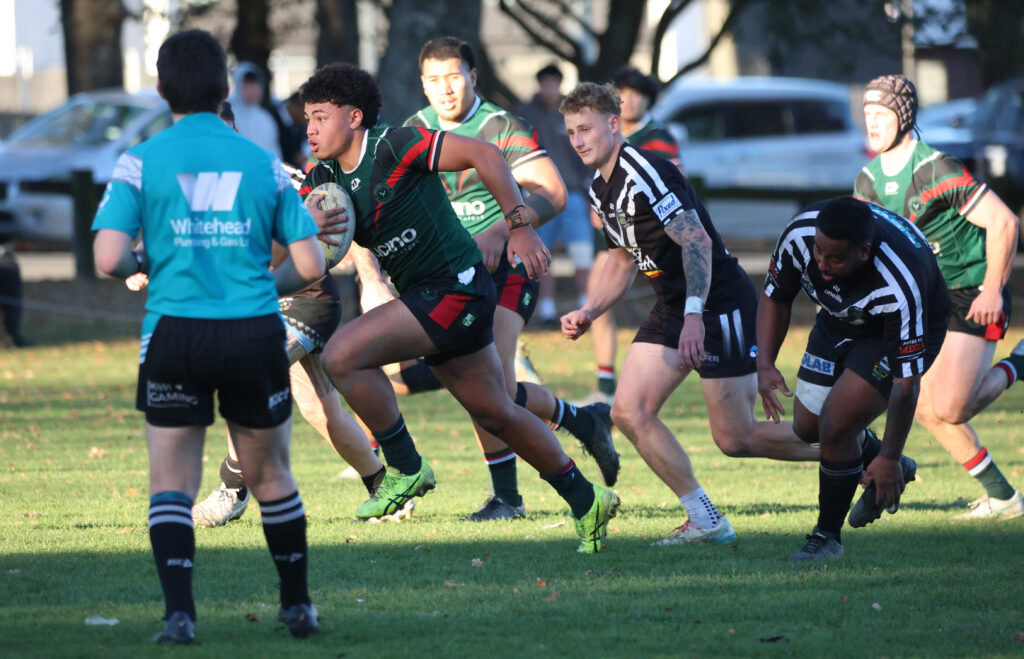 Lennox Tuiloma makes a break towards the tryline