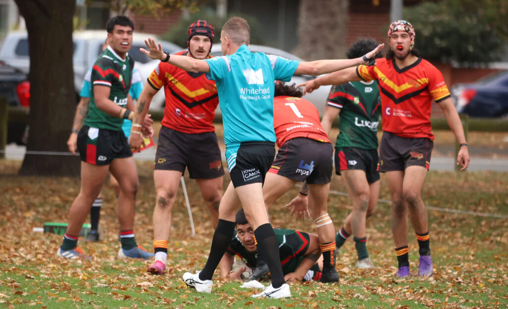 Zeke Faga-Ieti with the try as Hornets players protest to the ref.